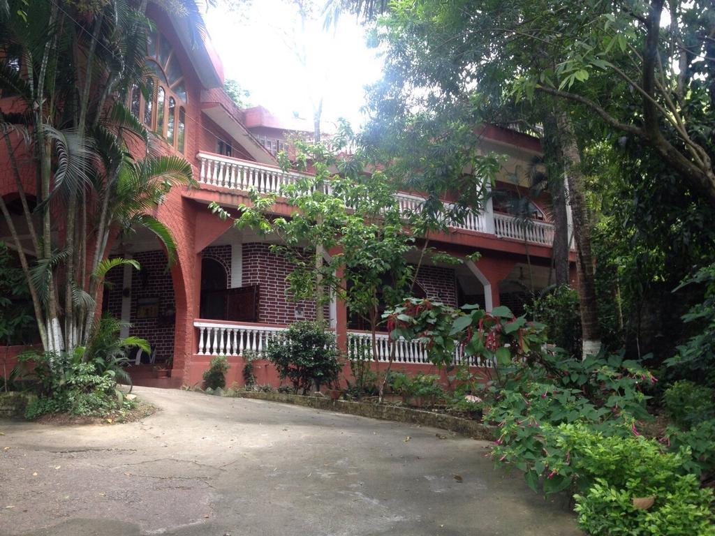 Hilltop Lodge Guwahati Rom bilde