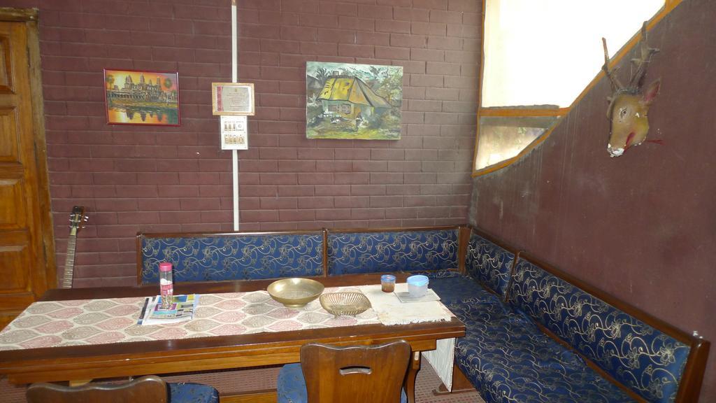 Hilltop Lodge Guwahati Eksteriør bilde