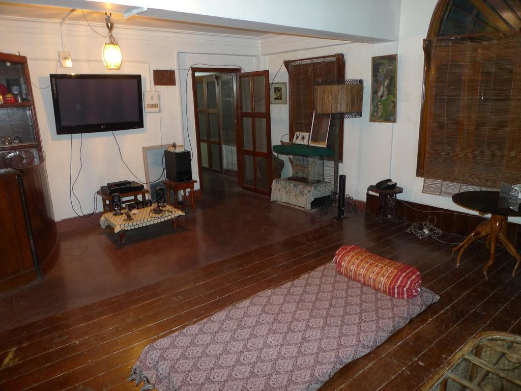 Hilltop Lodge Guwahati Rom bilde