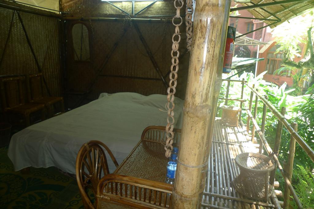 Hilltop Lodge Guwahati Eksteriør bilde
