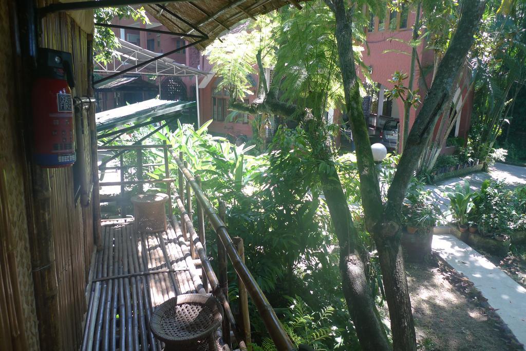 Hilltop Lodge Guwahati Eksteriør bilde
